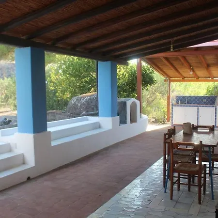Lia Villa Vulcano (Isola)
